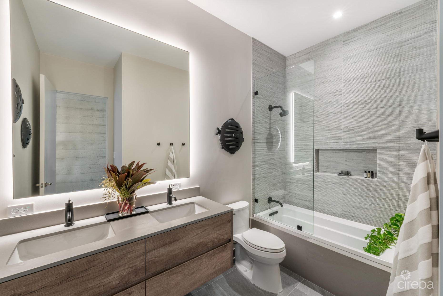 BELLA ROCCA, EAST END LUXURY VILLA