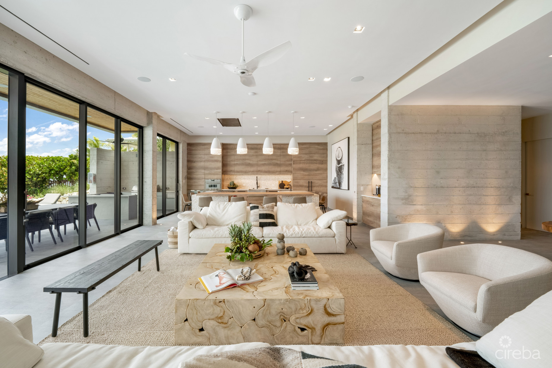 BELLA ROCCA, EAST END LUXURY VILLA