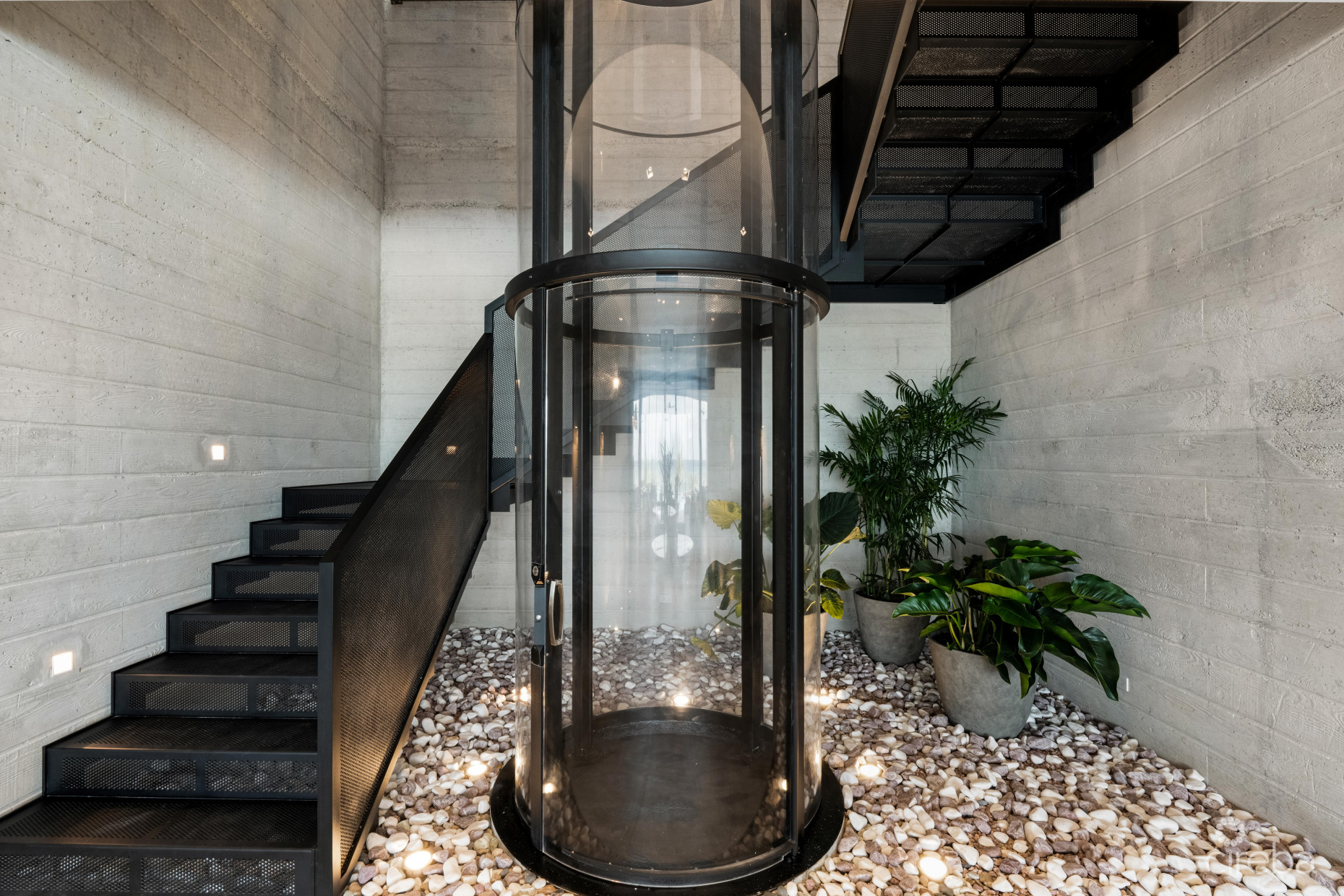 BELLA ROCCA, EAST END LUXURY VILLA