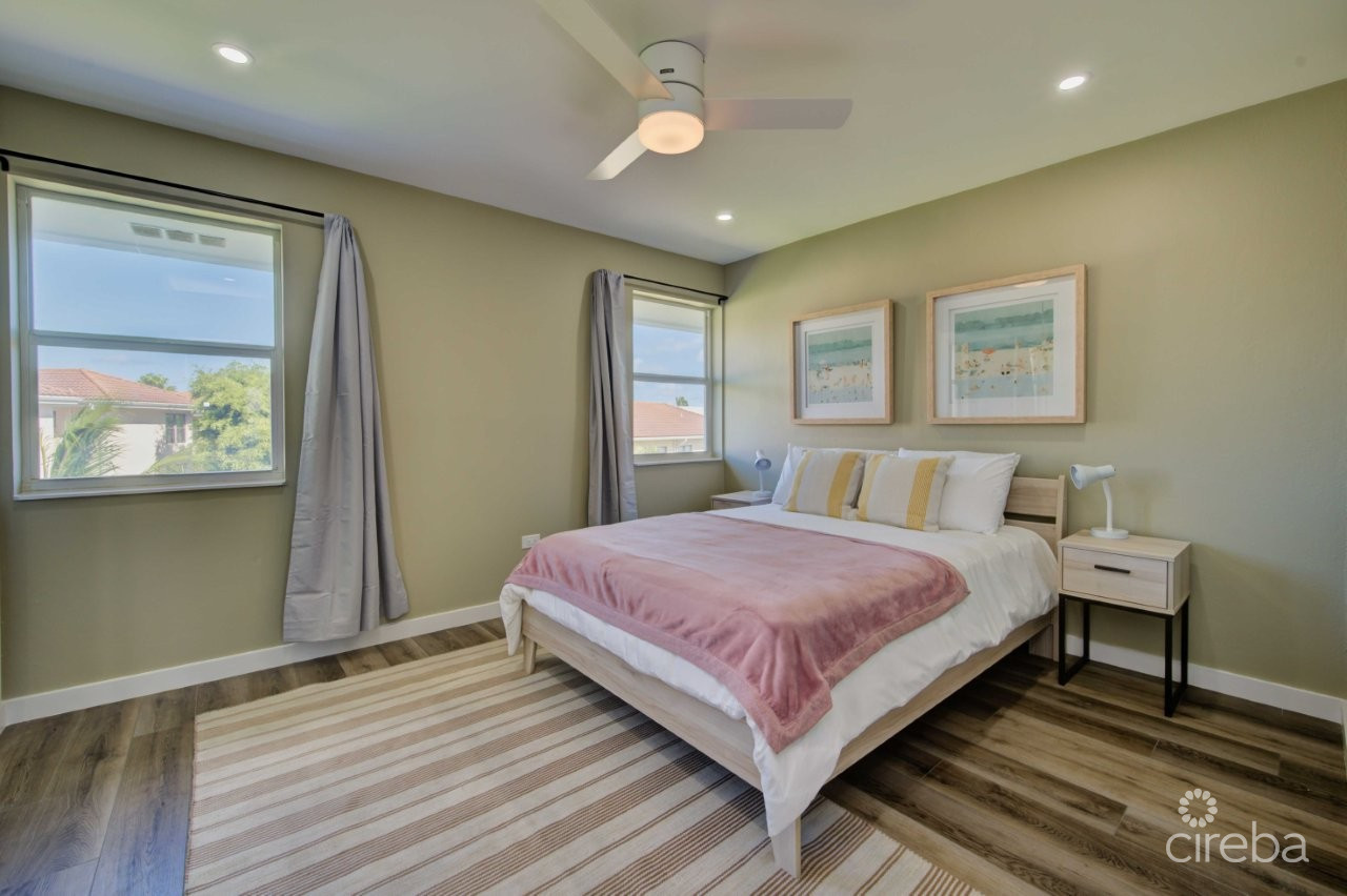 GRAPETREE CONDO ON SEVEN MILE BEACH