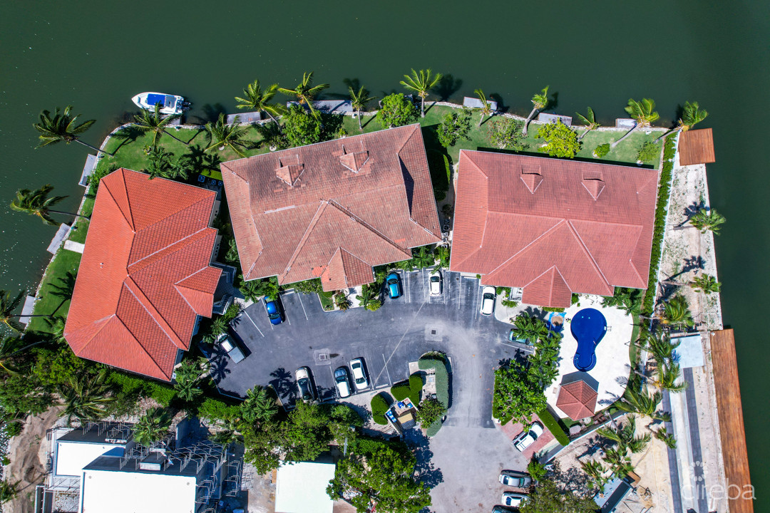 YACHT CLUB VILLAS W DOCK