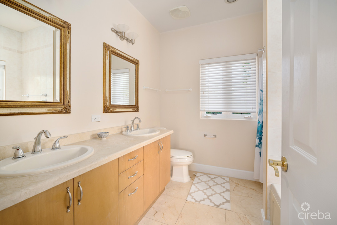 YACHT CLUB VILLAS W DOCK