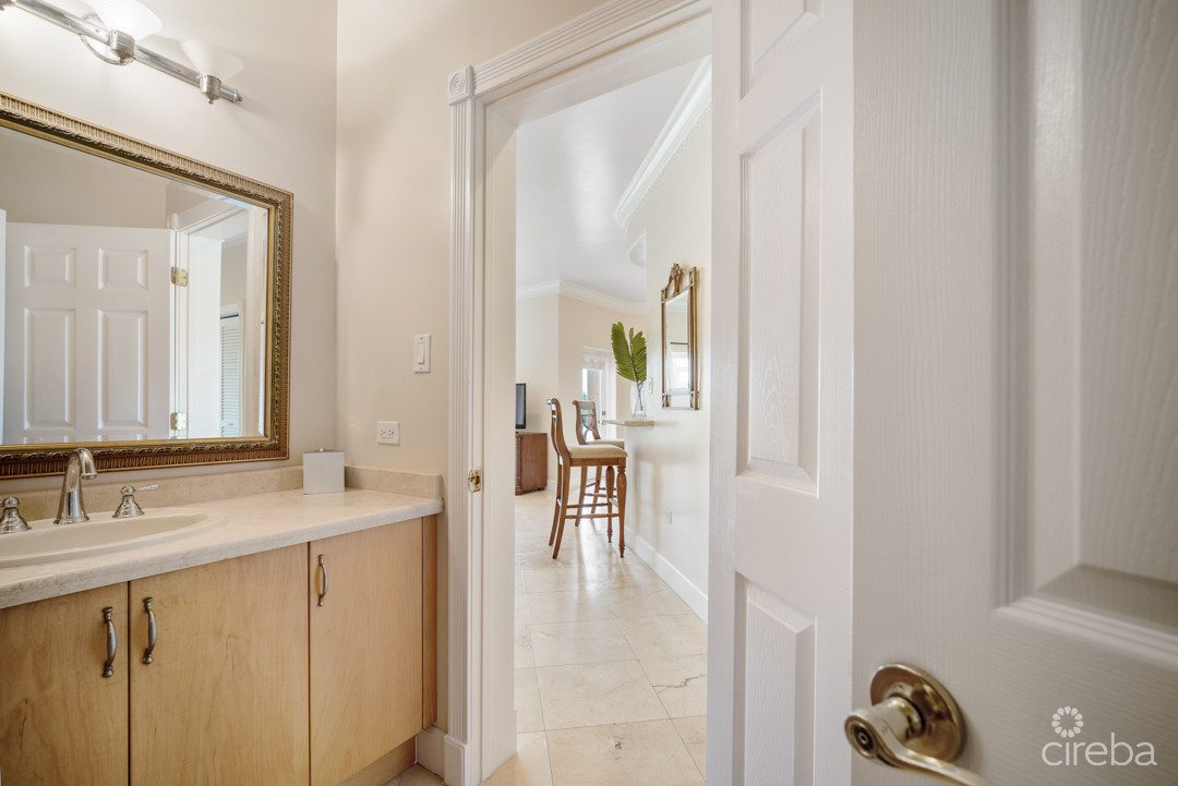 YACHT CLUB VILLAS W DOCK