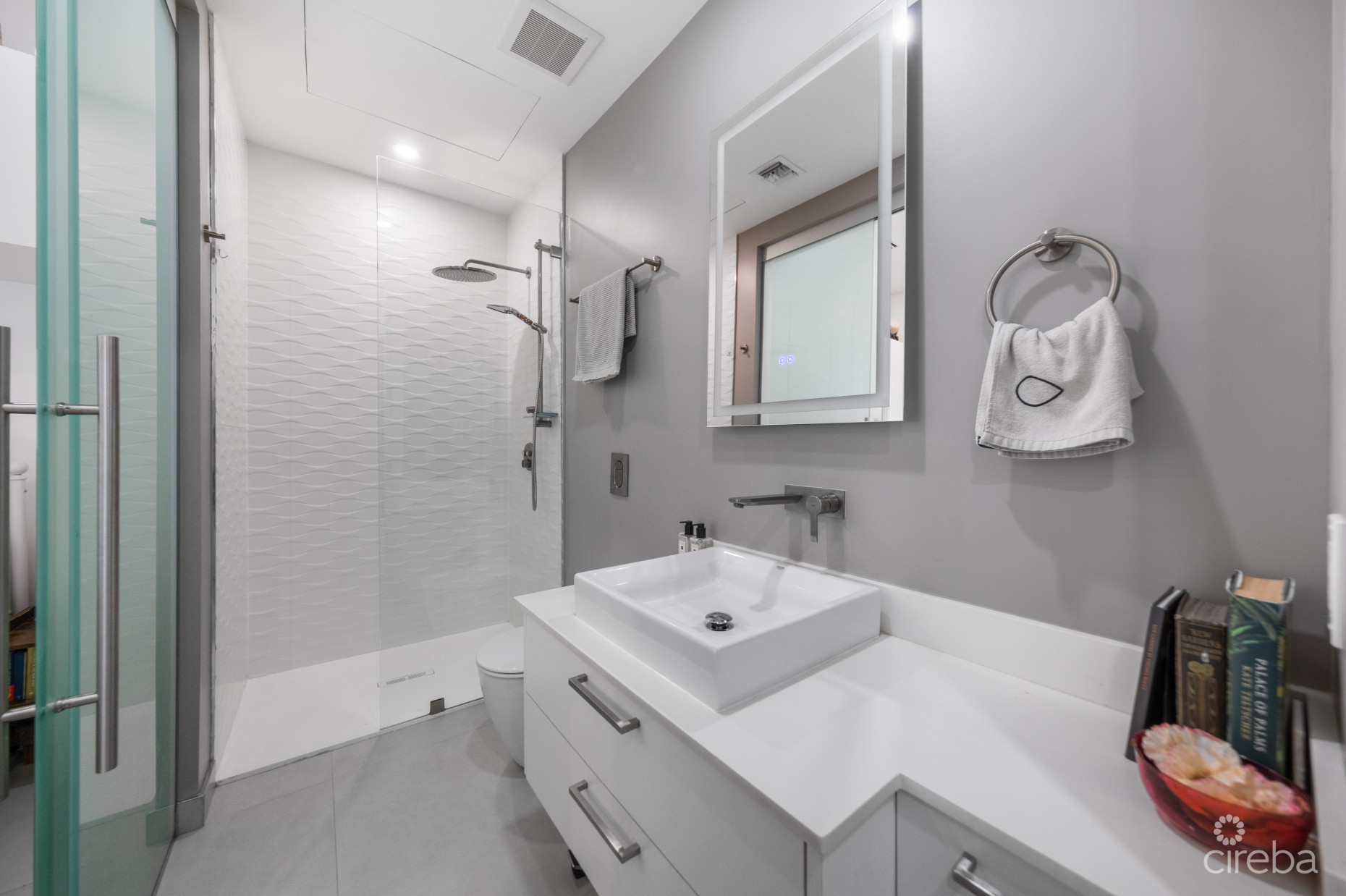 STYLISH 1 BED AT HARBOUR WALK