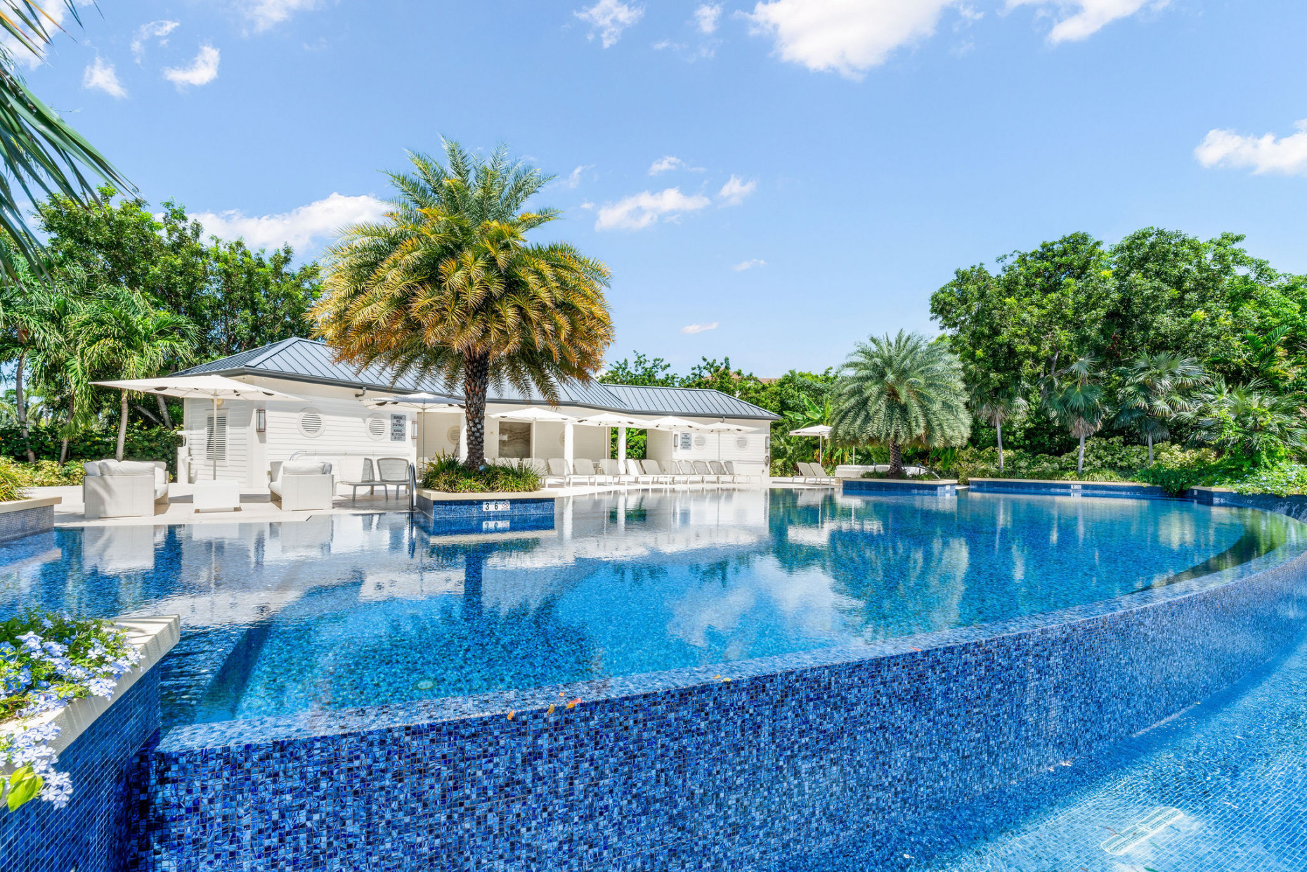 Stone Island Residence 402