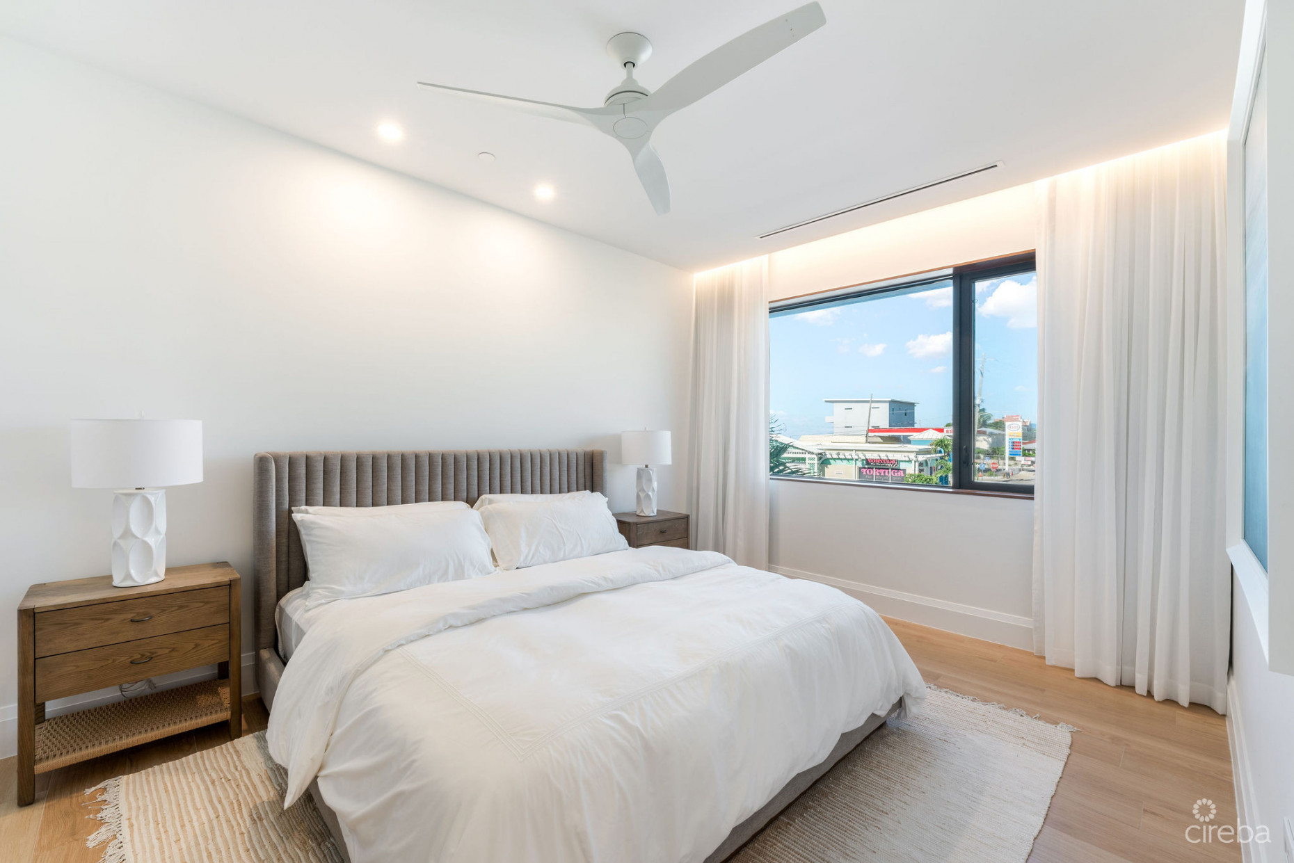 SMB 4 BED CONDO- THE SANDS