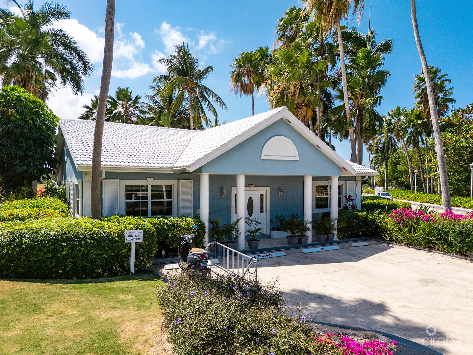 RARE OPPORTUNITY - DETACHED FAMILY HOME IN BRITANNIA REGENTS COURT