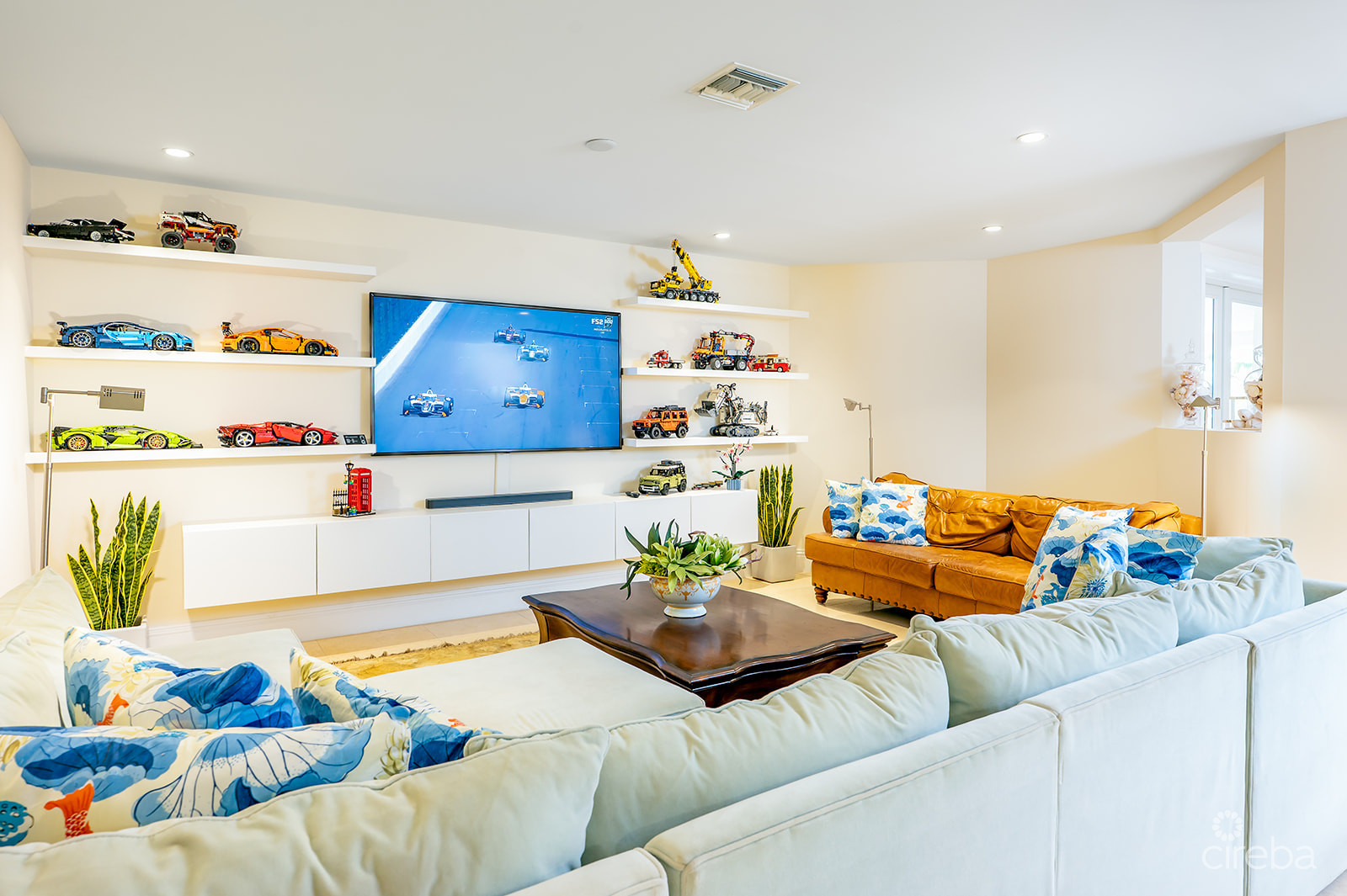 THE DOCK HOUSE | A VISTA DEL MAR & YACHT CLUB SIGNATURE RESIDENCE