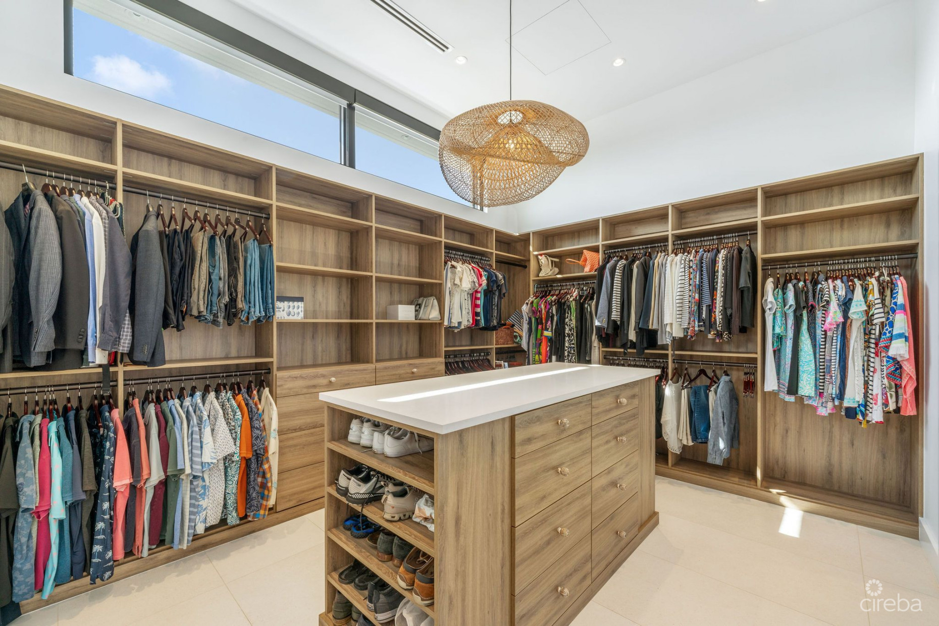 60 LALIQUE PENINSULA QUAY | LUXURY WATERFRONT LIVING IN CRYSTAL HARBOUR