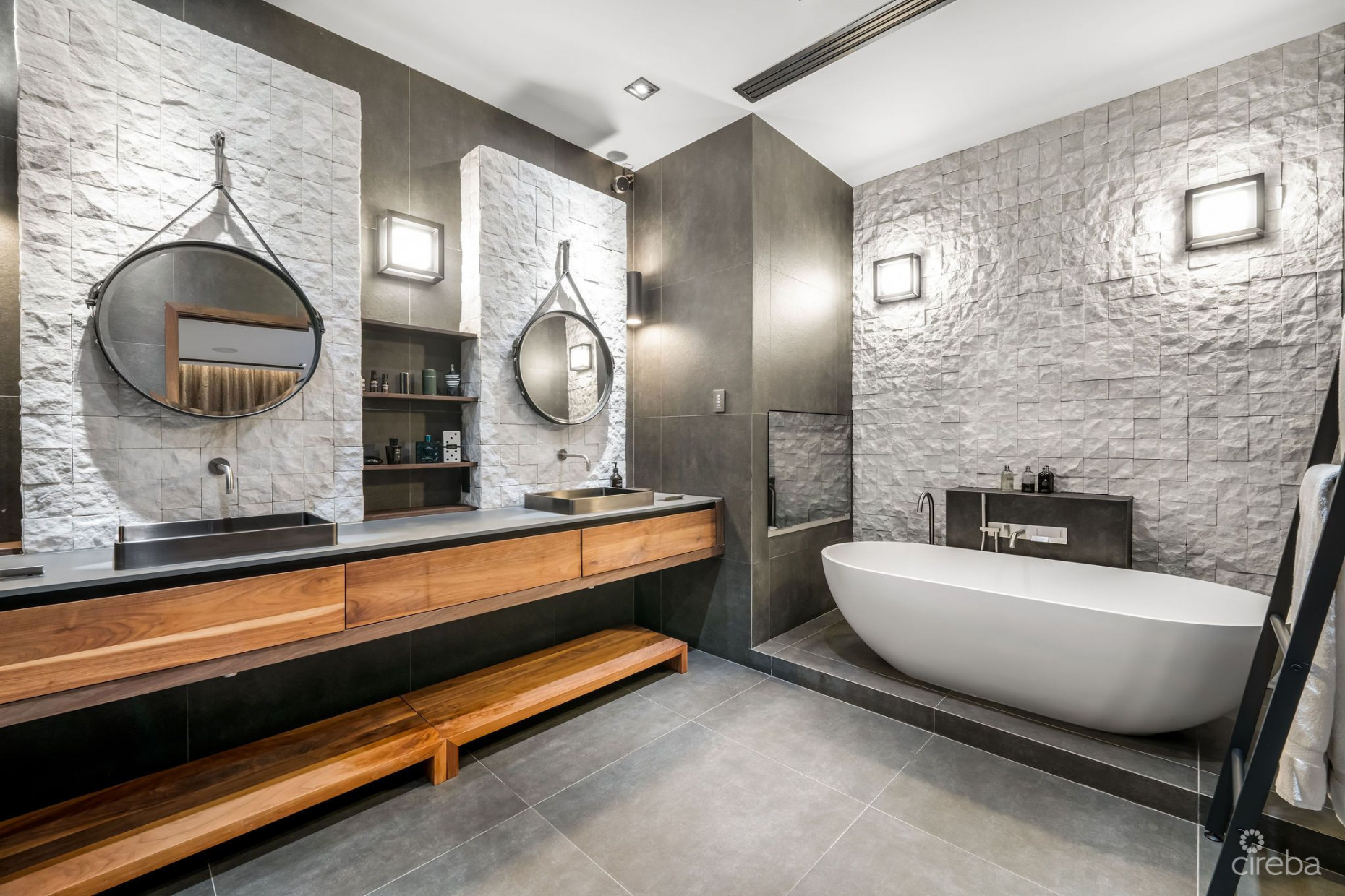 72 LALIQUE PENINSULA QUAY - SERENITY HOUSE IN CRYSTAL HARBOUR