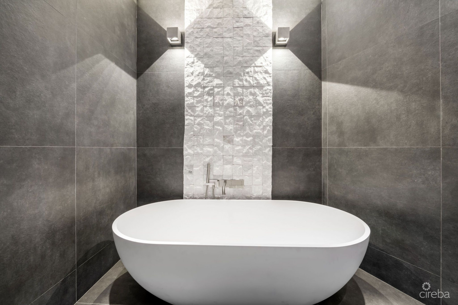 72 LALIQUE PENINSULA QUAY - SERENITY HOUSE IN CRYSTAL HARBOUR