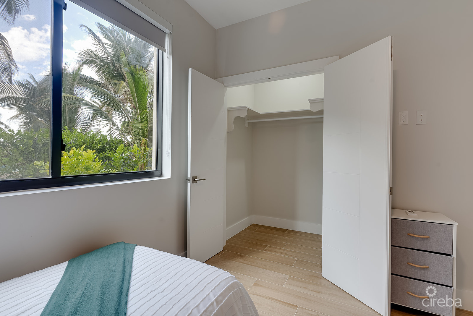 SILVER REEF RESIDENCES UNIT 1