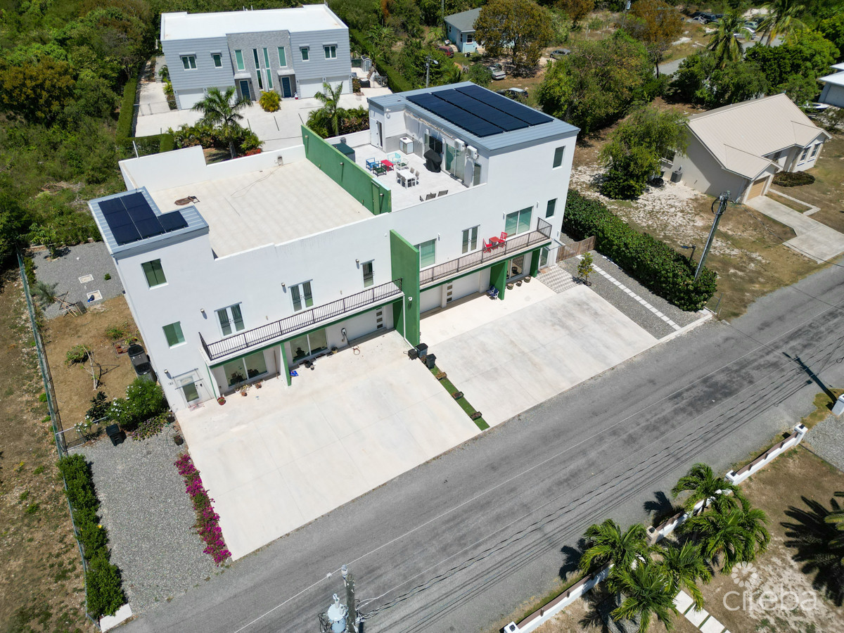 XL 3 BED WEST BAY DUPLEX WITH 2000 SQ FT OF STORAGE