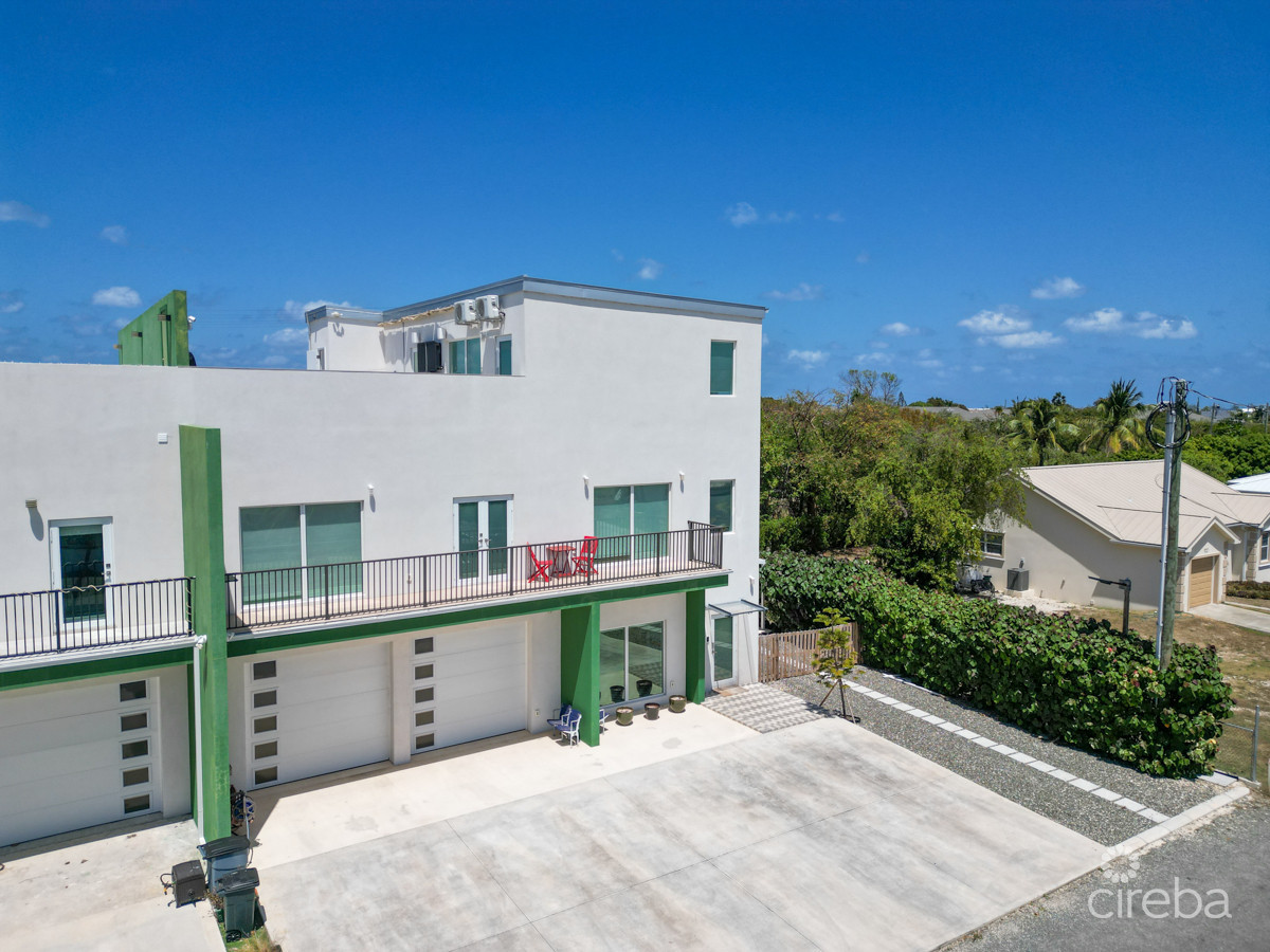 XL 3 BED WEST BAY DUPLEX WITH 2000 SQ FT OF STORAGE