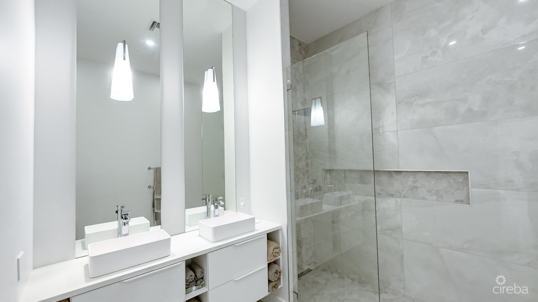 LAKES AT POINDEXTER HOME