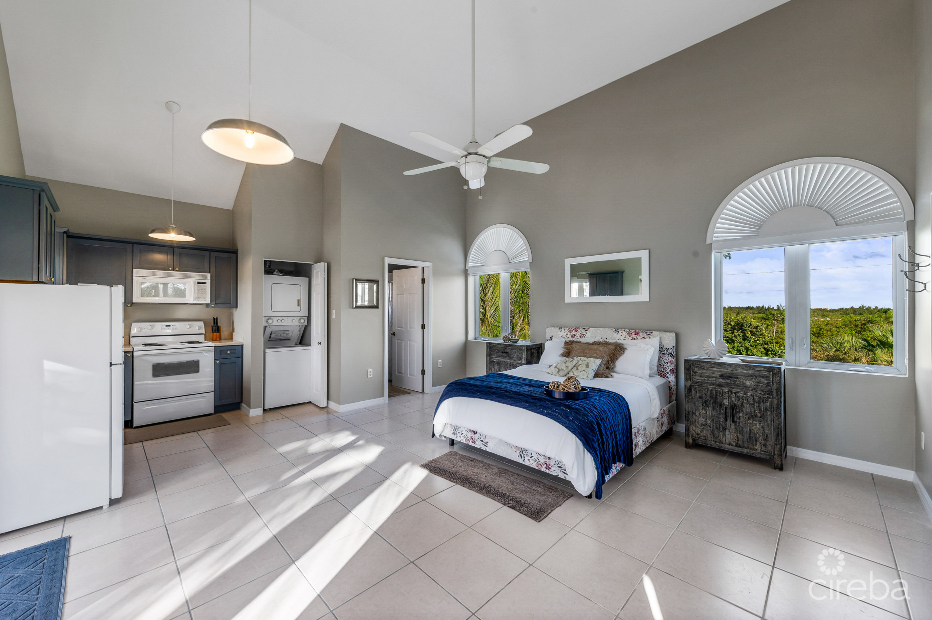 PIECES OF EIGHT, RUM POINT ESTATE