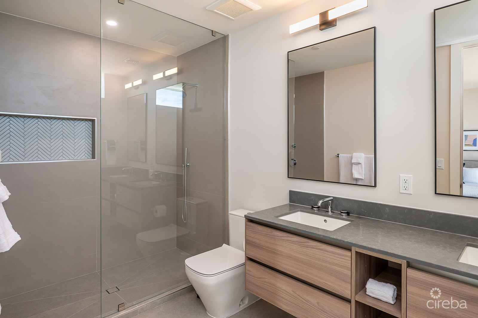 POINT WEST PENTHOUSE #24 - THREE BED OCEAN VIEW