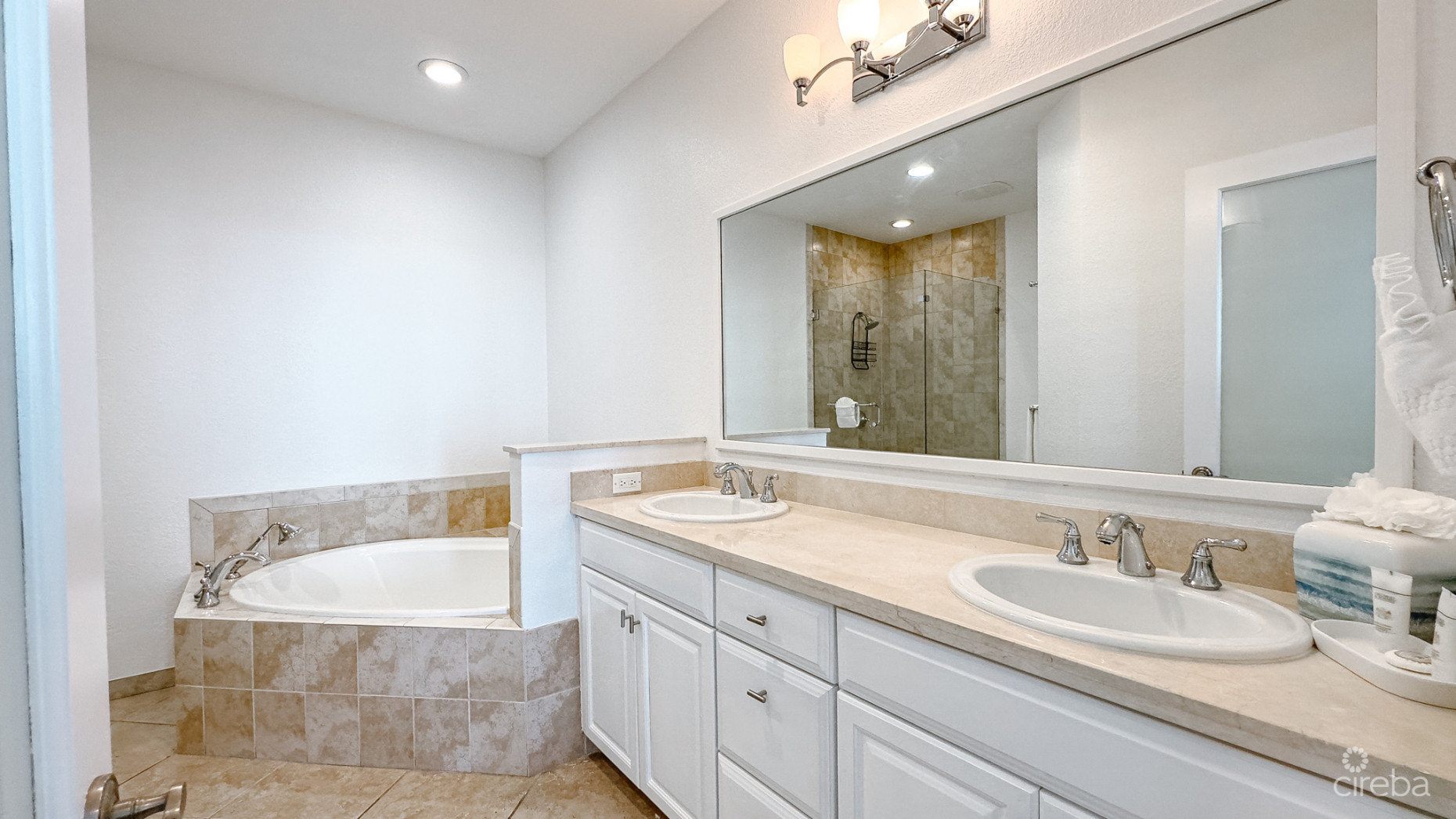 SOUTH BAY BEACH CLUB PENTHOUSE