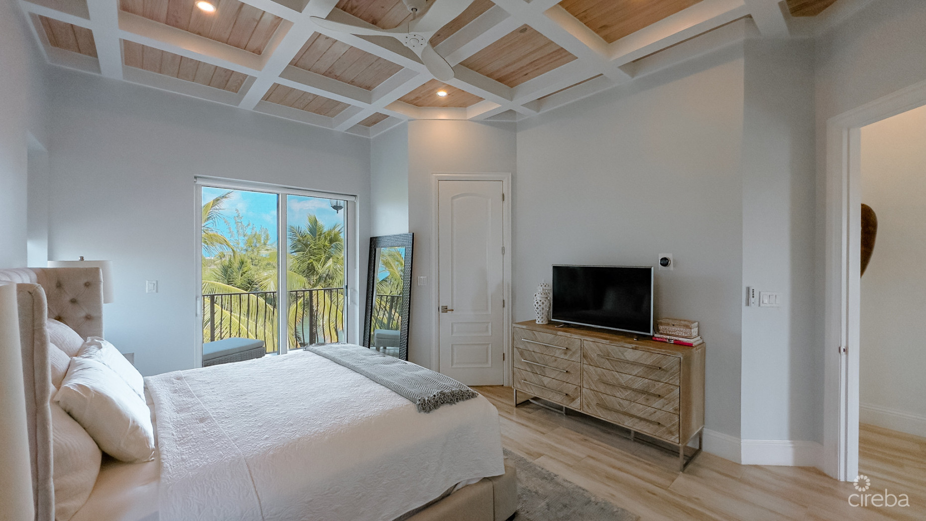 TURNBERRY VILLAS, CRYSTAL HARBOUR