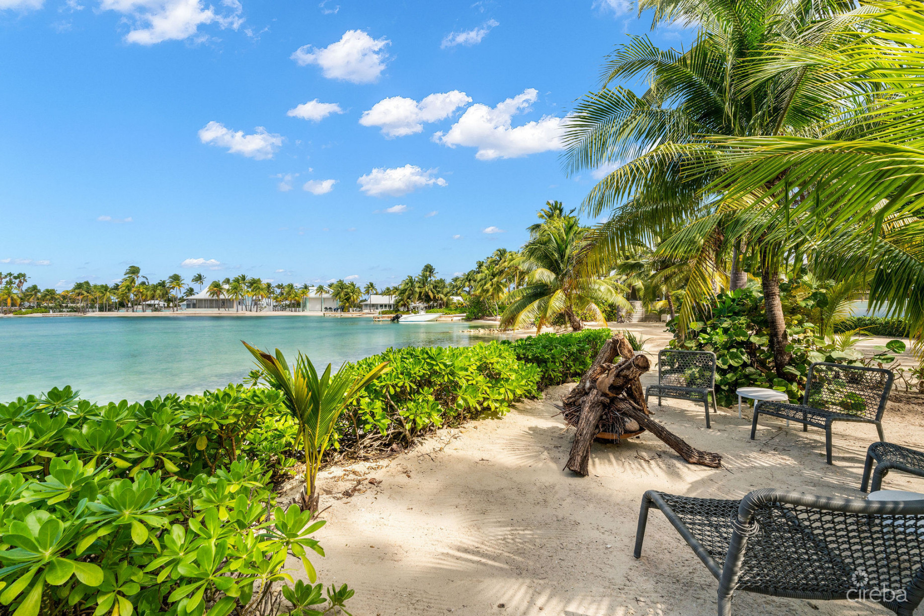 KOKO KAI, RUM POINT HOME & COTTAGE