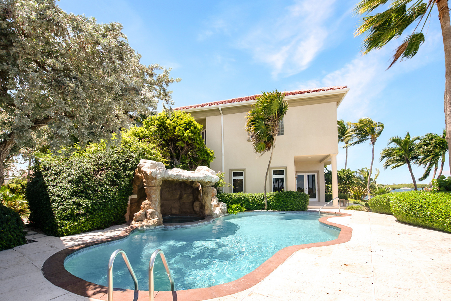 VISCAYA HOME, GOVERNOR'S HARBOUR CREEK