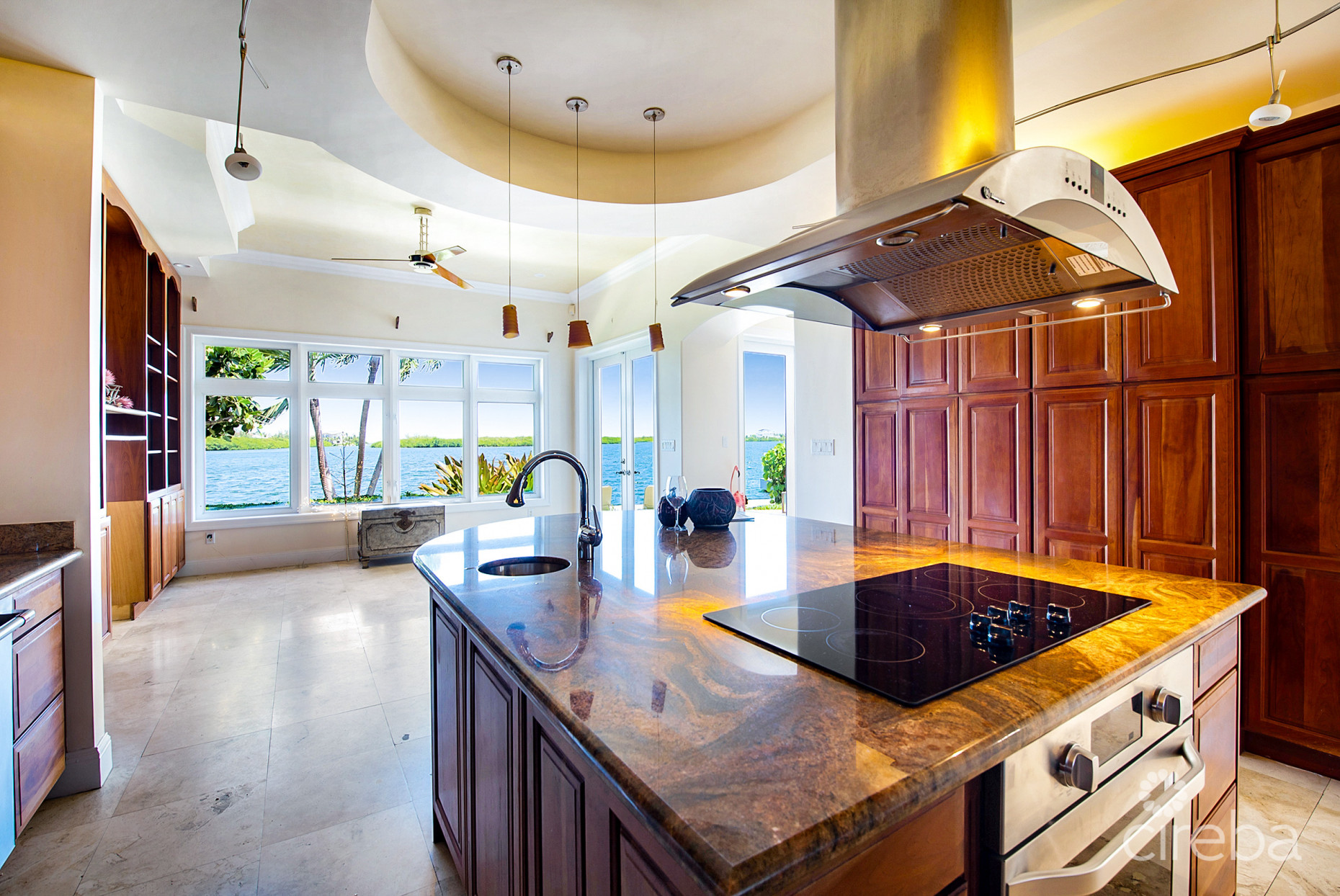 VISCAYA HOME, GOVERNOR'S HARBOUR CREEK