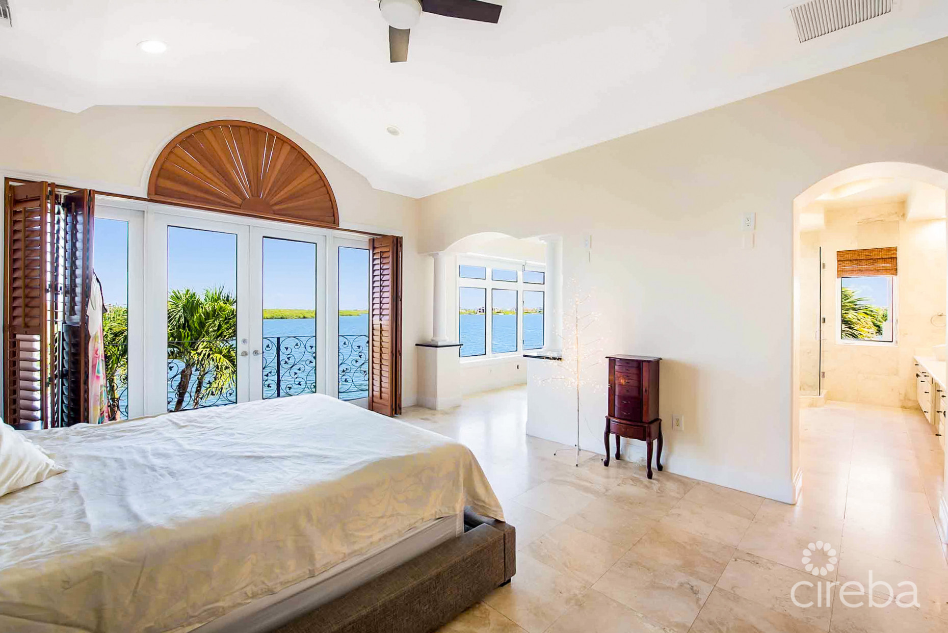 VISCAYA HOME, GOVERNOR'S HARBOUR CREEK