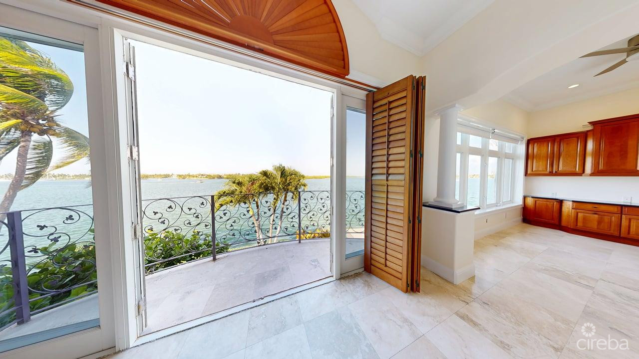 VISCAYA HOME, GOVERNOR'S HARBOUR CREEK