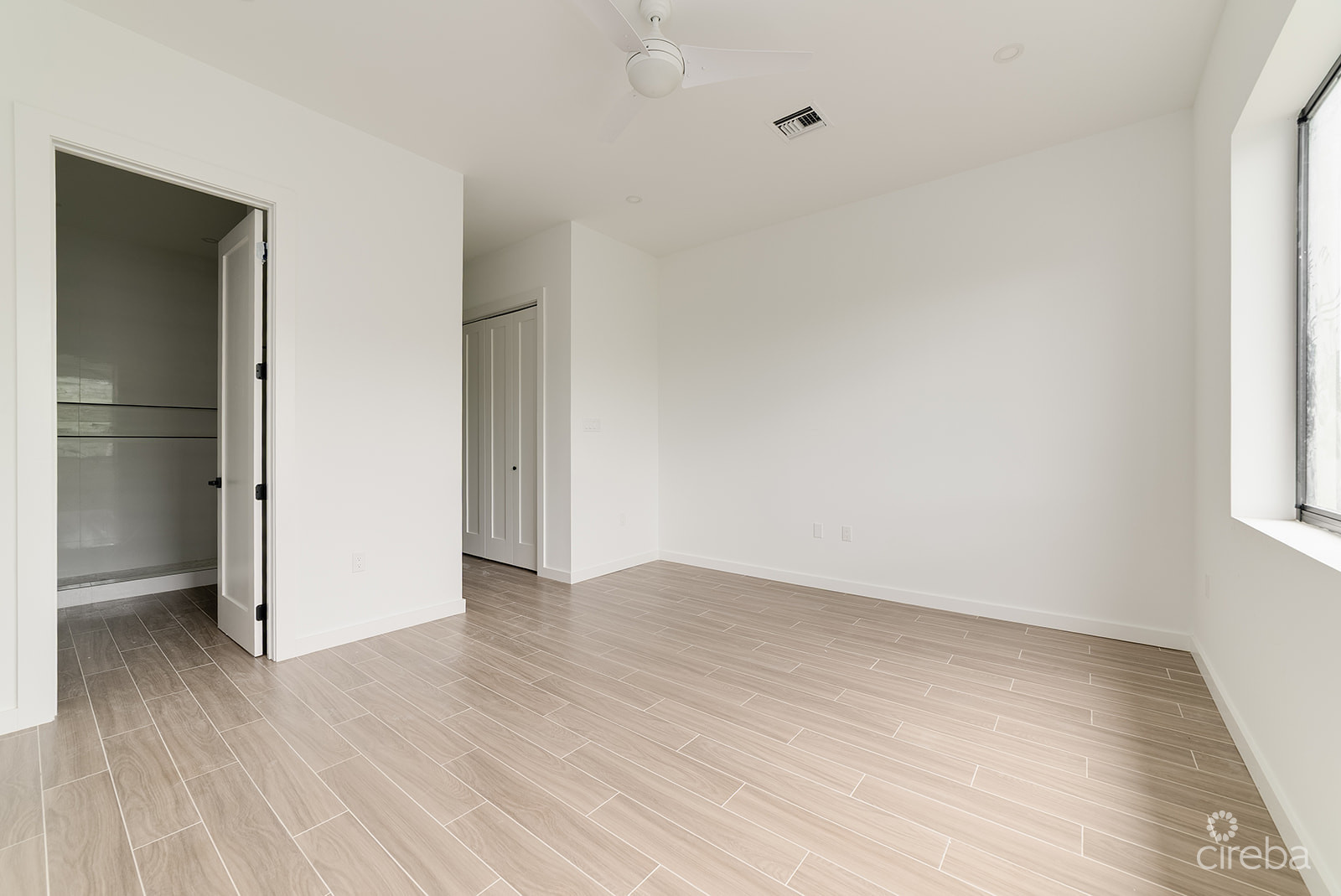 PRIVE FULLY UPGRADED 2B/2.5B UNIT - CASH BACK AT CLOSING!