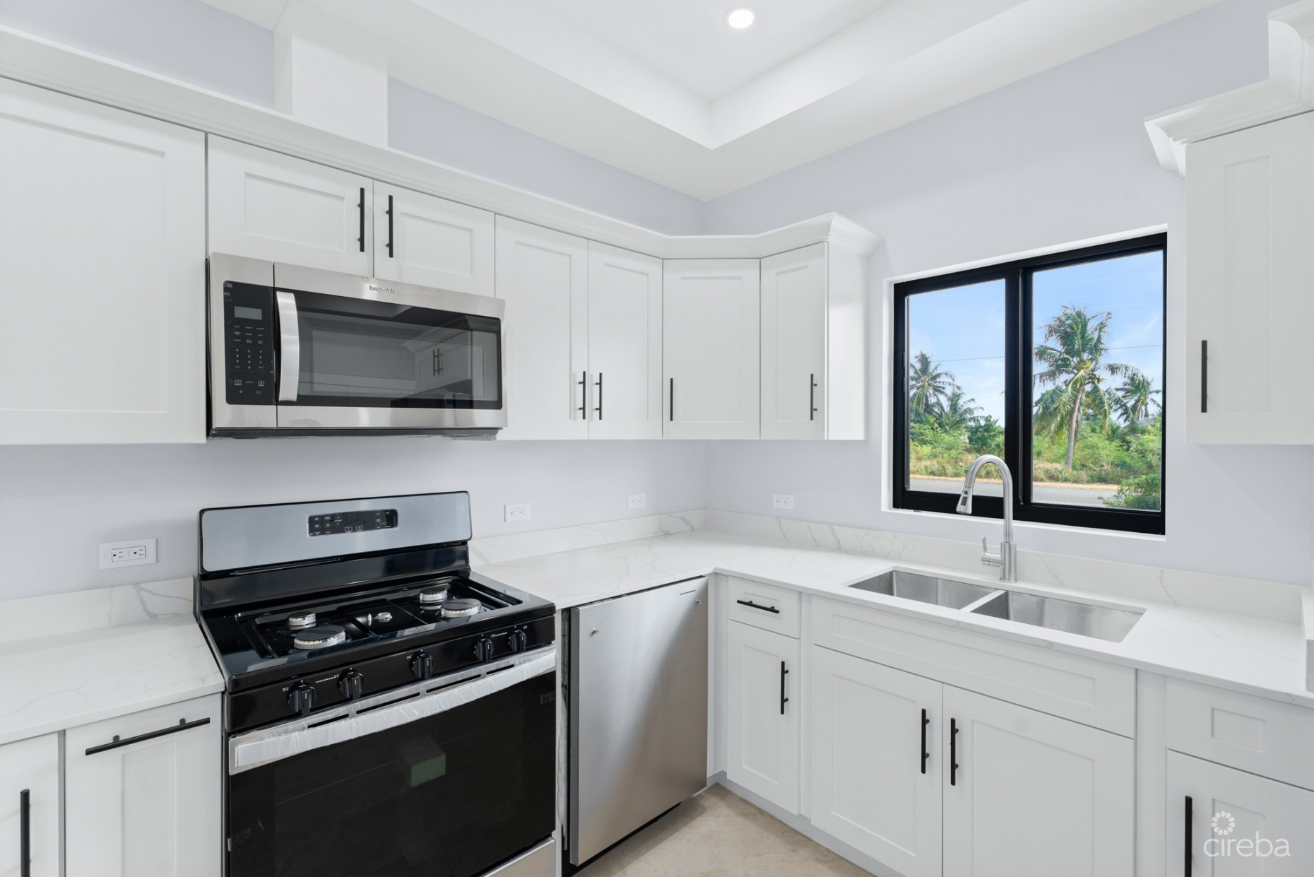 #1 BRAND NEW 3 BED 3.5 BATH DUPLEX -  LOOKOUT GARDENS