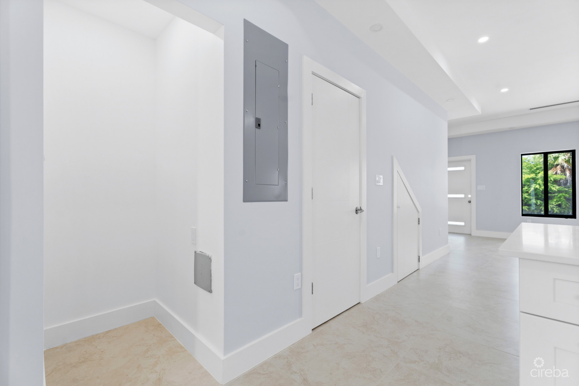 #1 BRAND NEW 3 BED 3.5 BATH DUPLEX -  LOOKOUT GARDENS