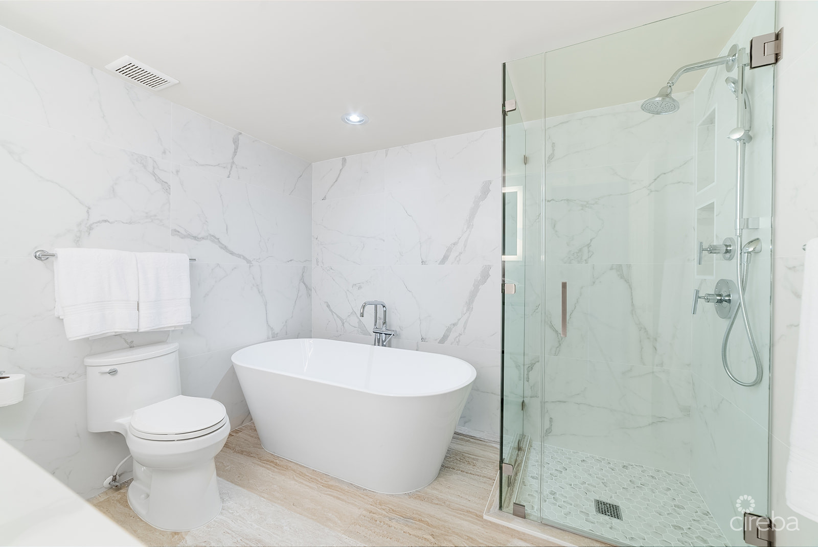 SEVEN MILE BEACHFRONT  CONDO, CAYMAN CLUB