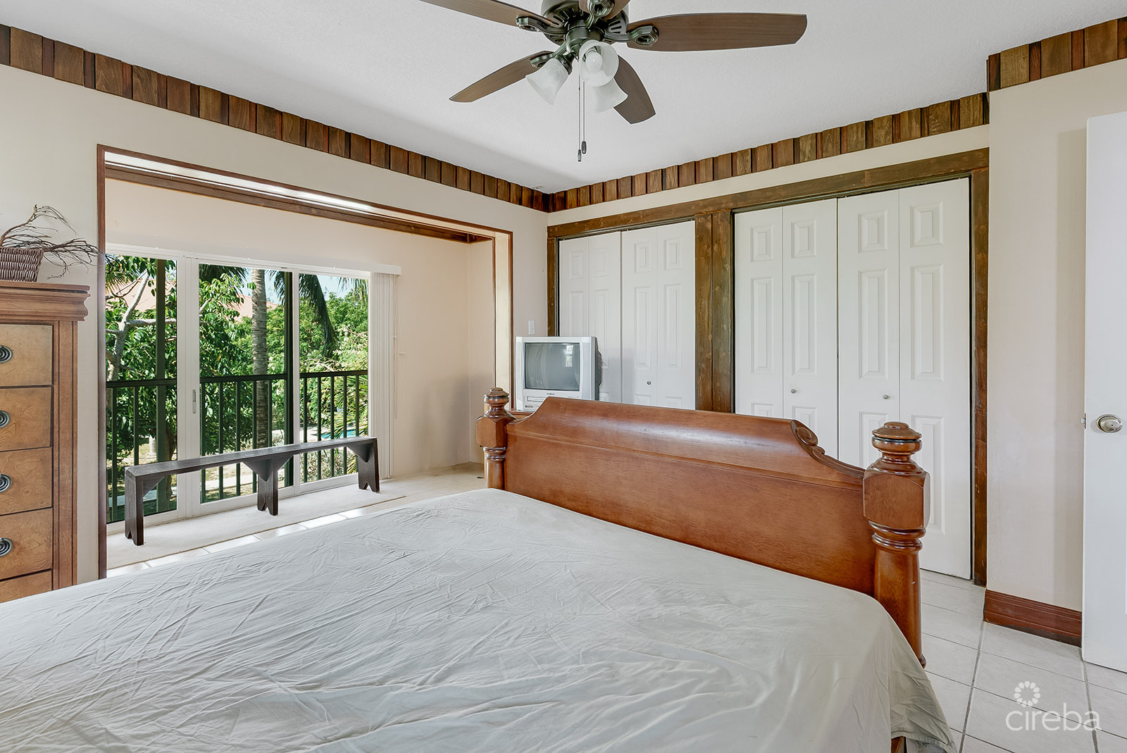 OCEAN CLUB - RENOVATED 2 BED/2.5BATH CORNER UNIT