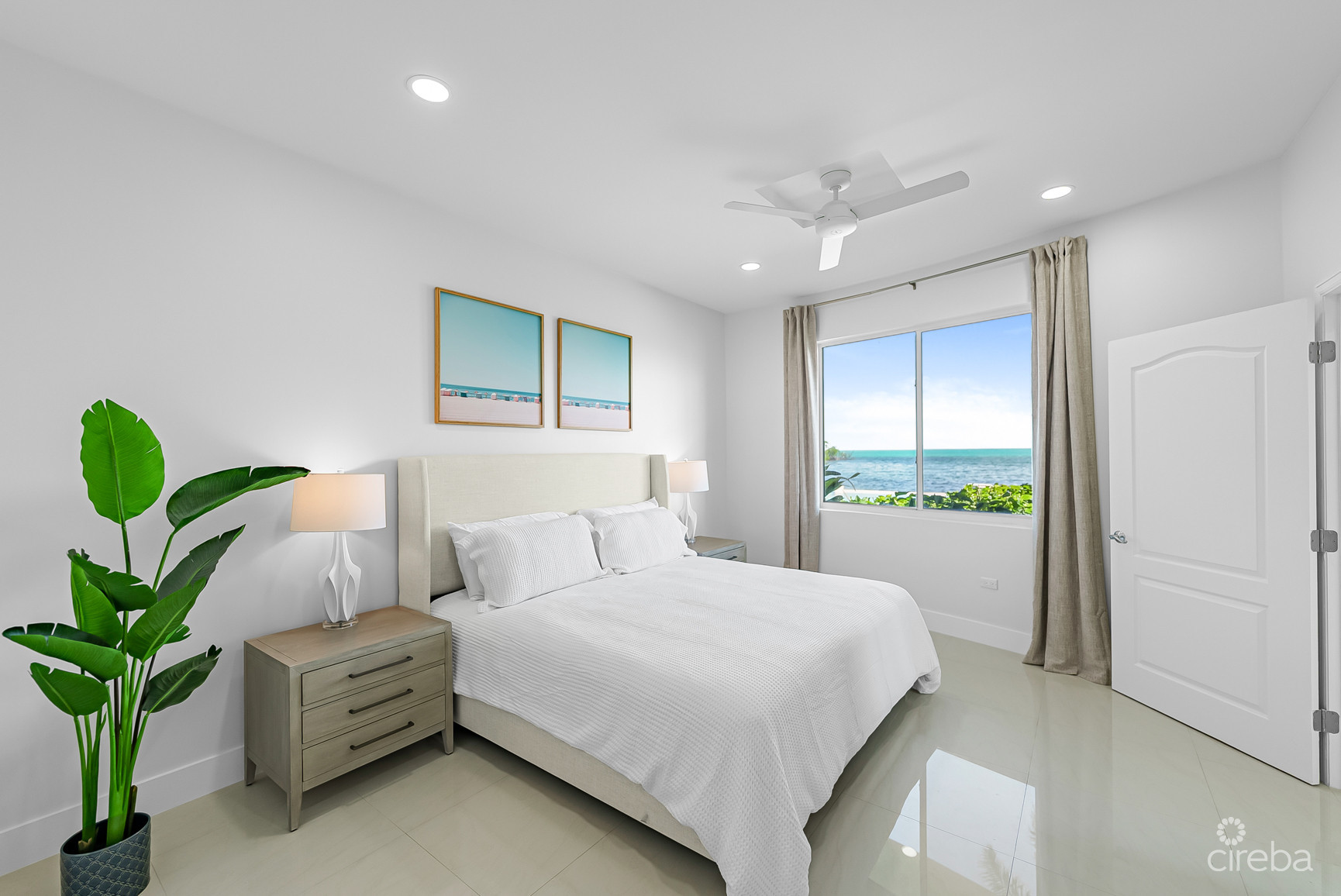 TURTLE COVE OCEANFRONT 3 BED WITH OUTSTANDING VIEW