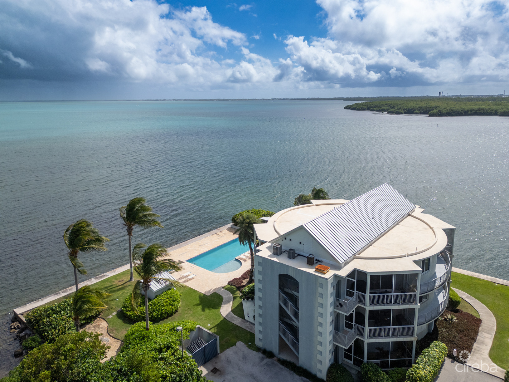 TURTLE COVE OCEANFRONT 3 BED WITH OUTSTANDING VIEW