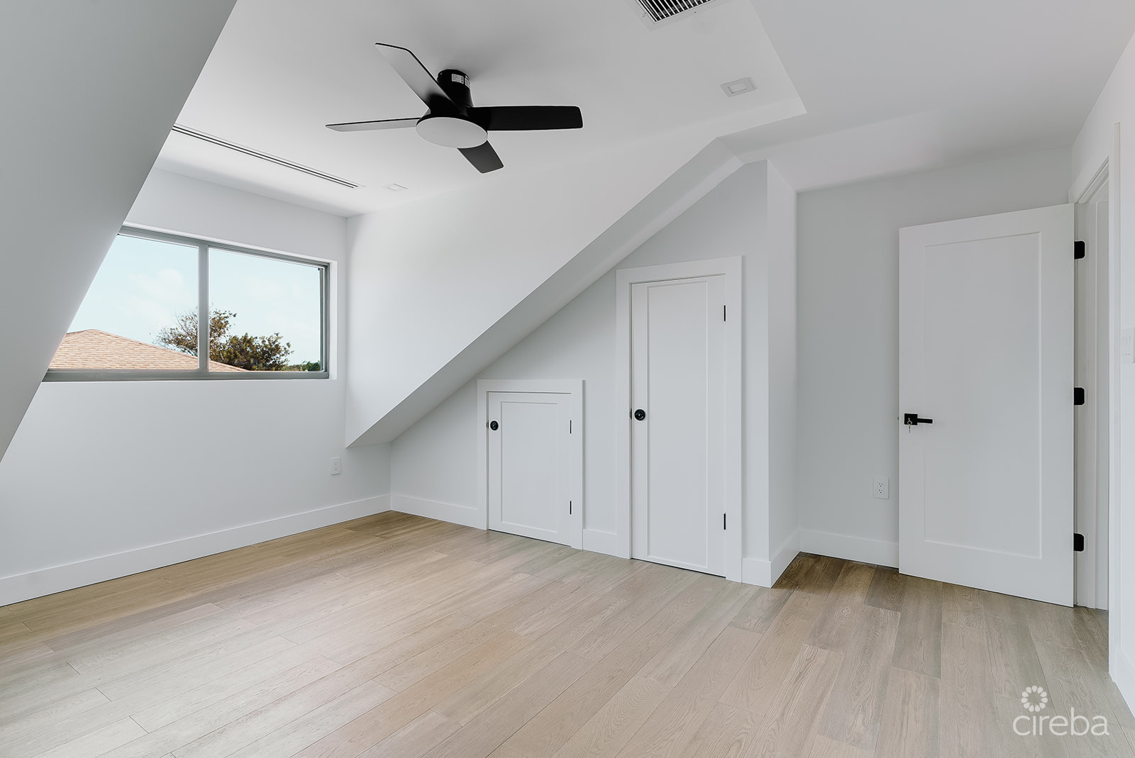 KINGSLEY TOWNHOMES 2 BED PLUS DEN UNIT 2.