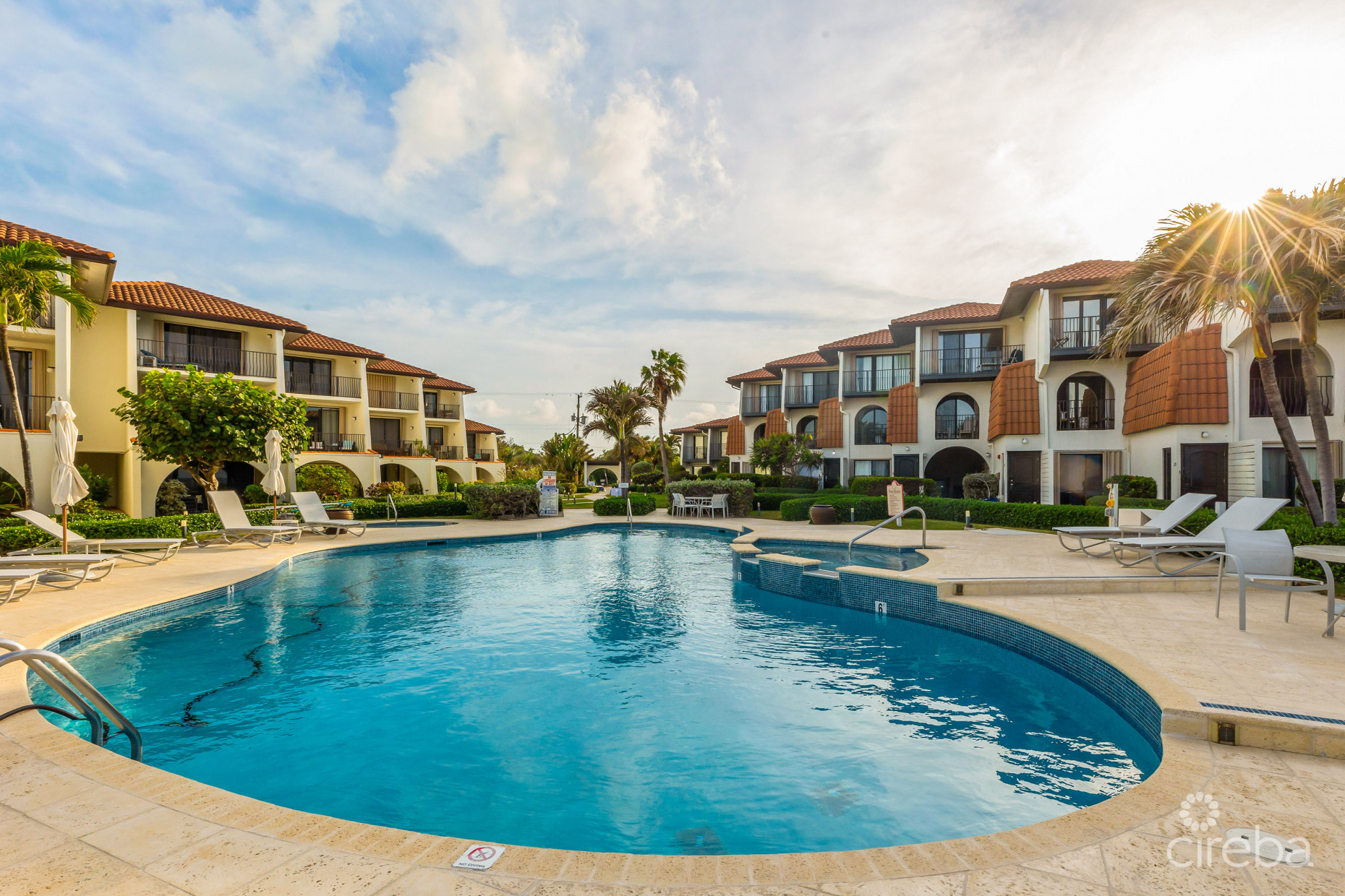 #4 VILLAS PAPPAGALLO - RENOVATED 1 BED / 1 BATH