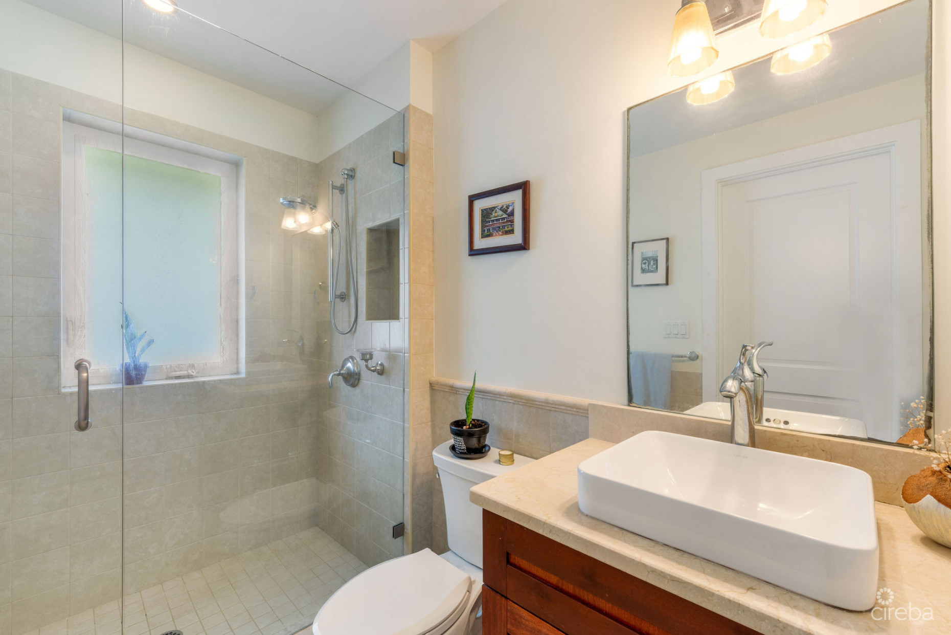 CRYSTAL HARBOUR CANAL FRONT HOME - 12 CRYSTAL DRIVE