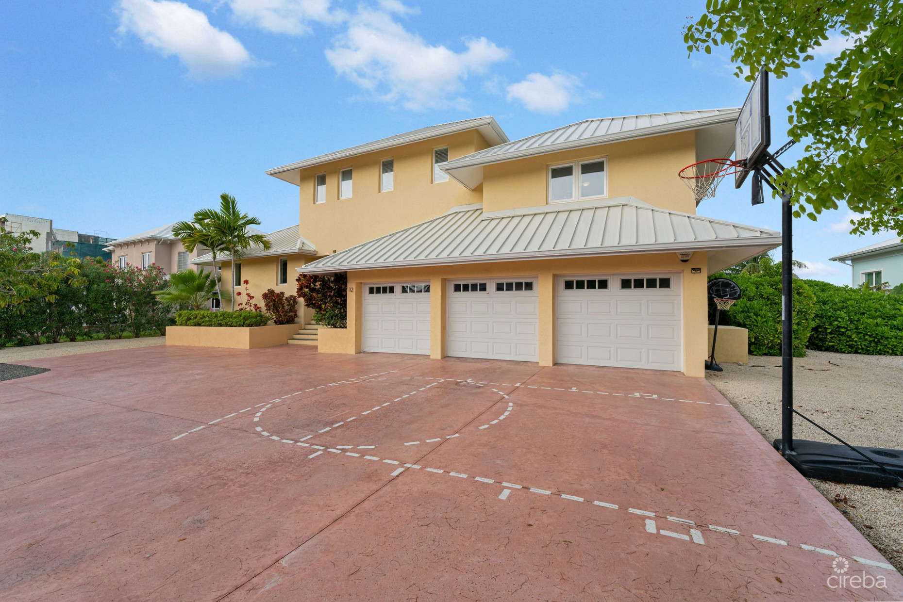 CRYSTAL HARBOUR CANAL FRONT HOME - 12 CRYSTAL DRIVE