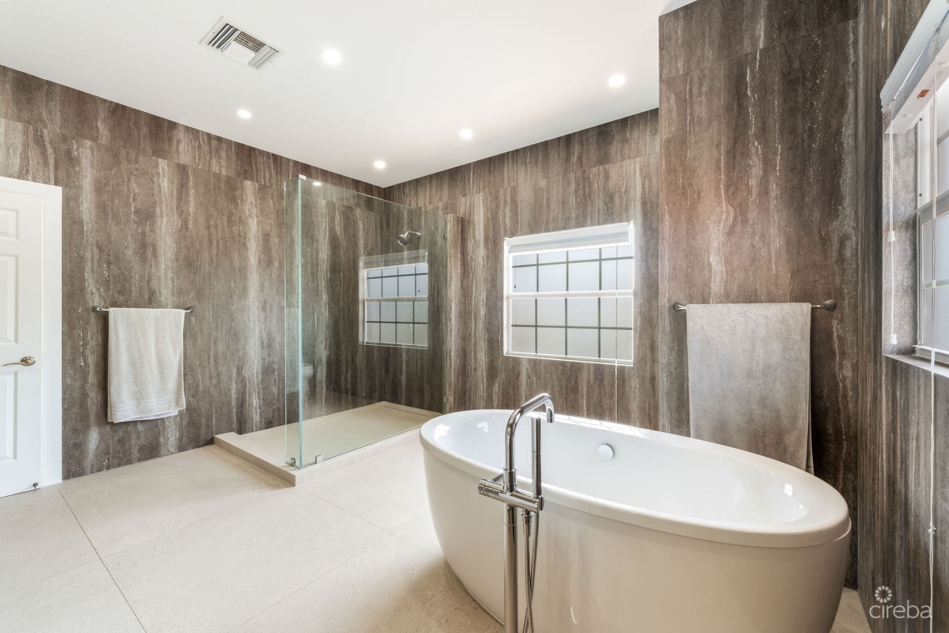 NELSON  QUAY 56, WATERFRONT HOME