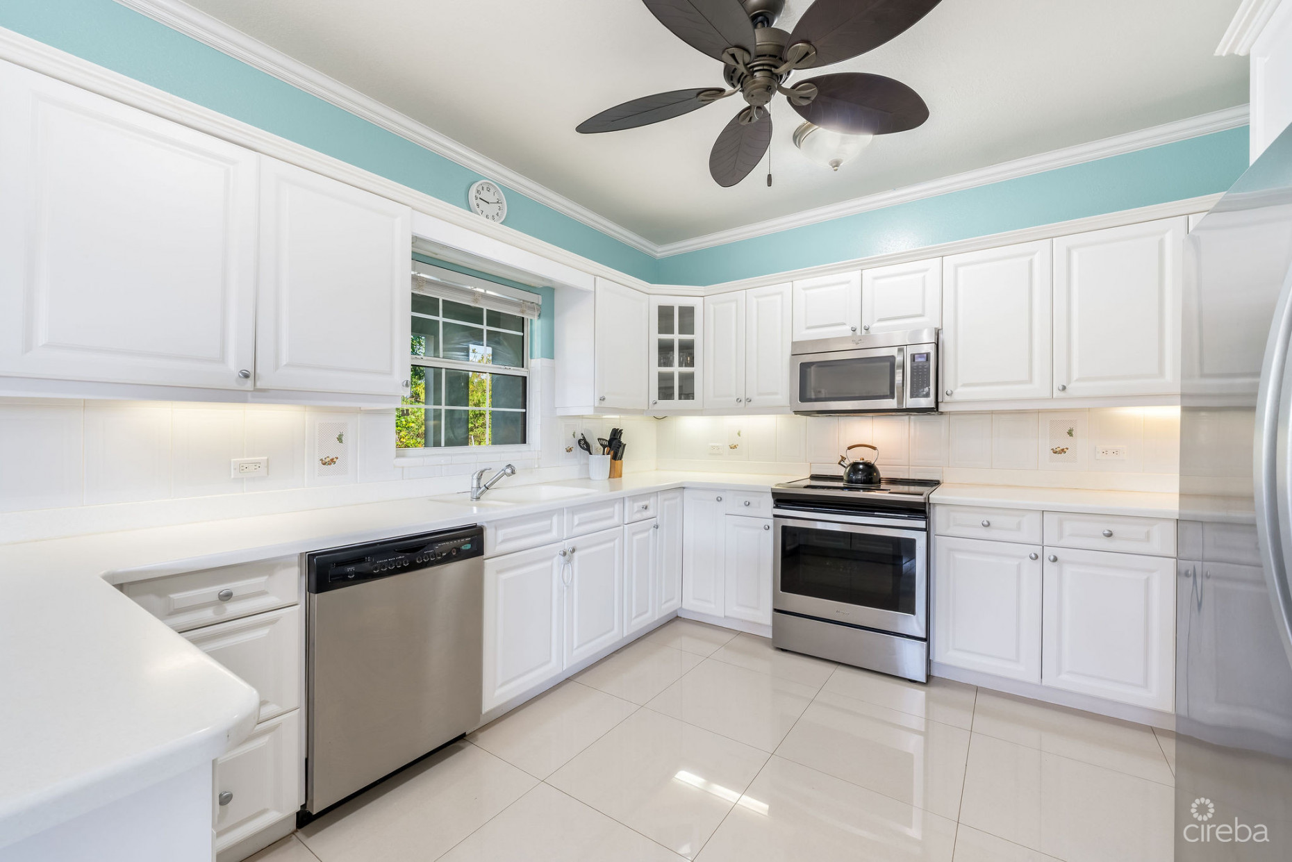 LONGFELLOW CIRCLE 18, BREAKERS FAMILY HOME