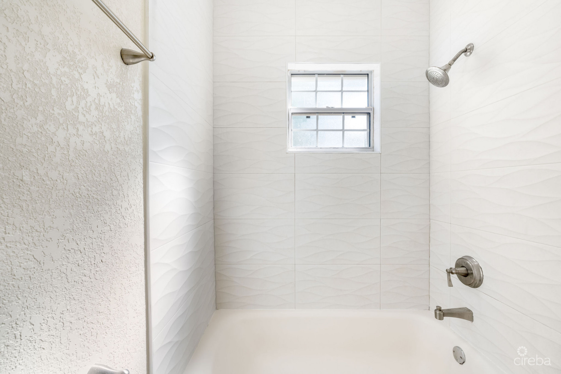 LONGFELLOW CIRCLE 18, BREAKERS FAMILY HOME