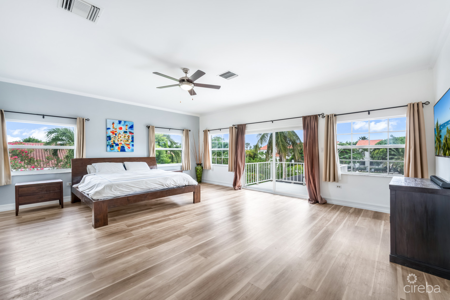 NELSON  QUAY 56, WATERFRONT HOME