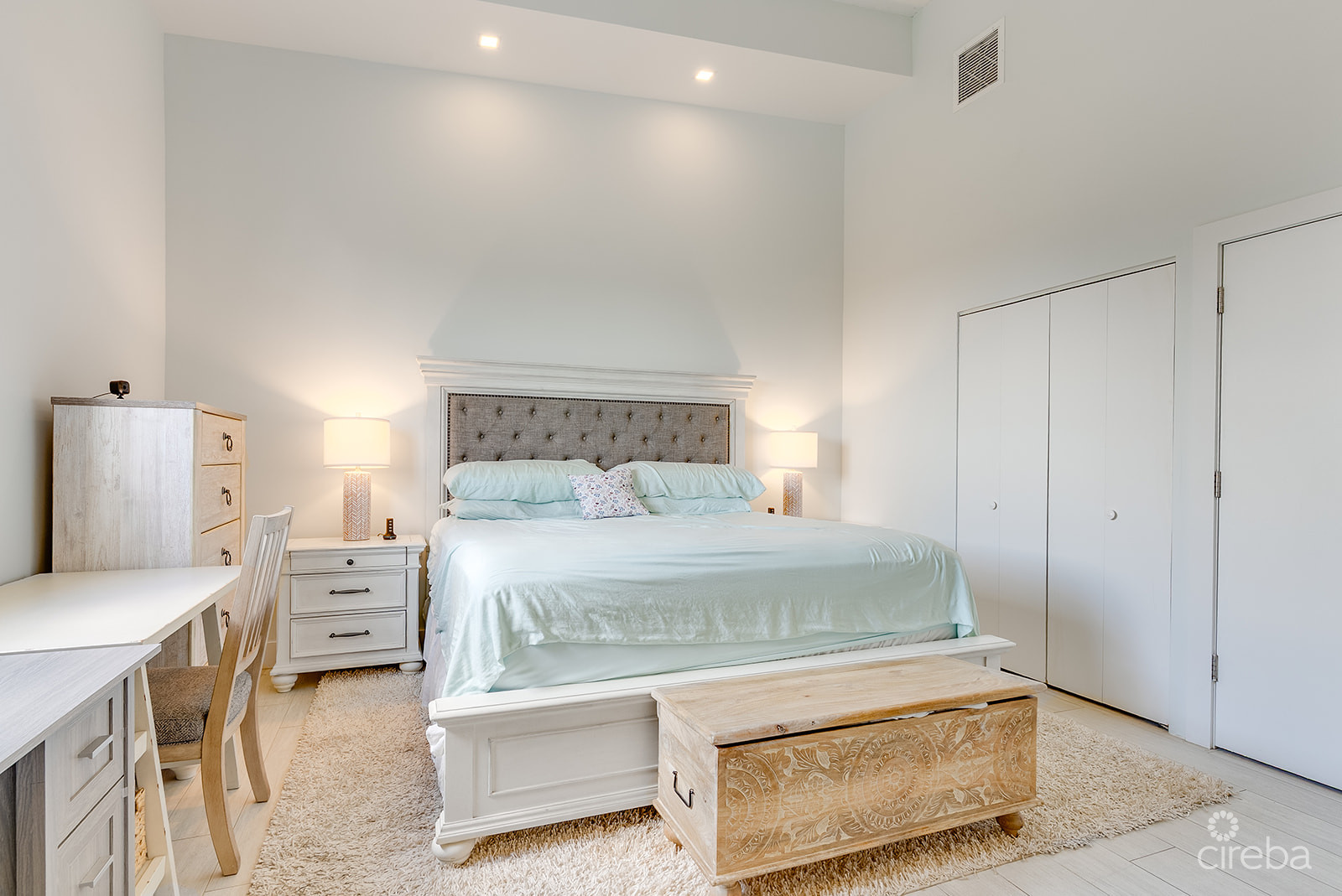 LIGHTHOUSE POINT RESIDENCES PENTHOUSE CORNER UNIT 301