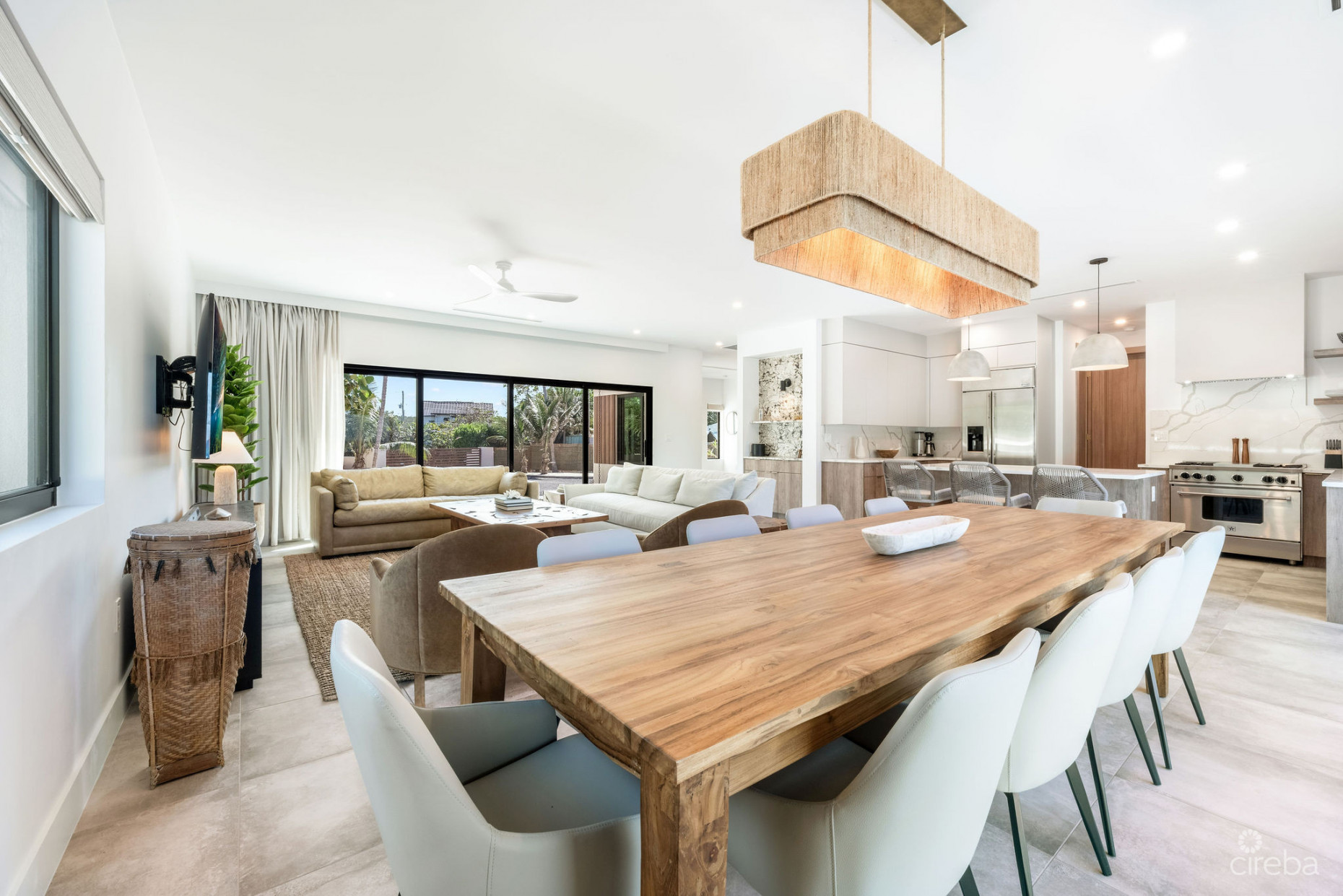 HALCYON POINT - EXPERIENCE  LUXURY FIRSTHAND