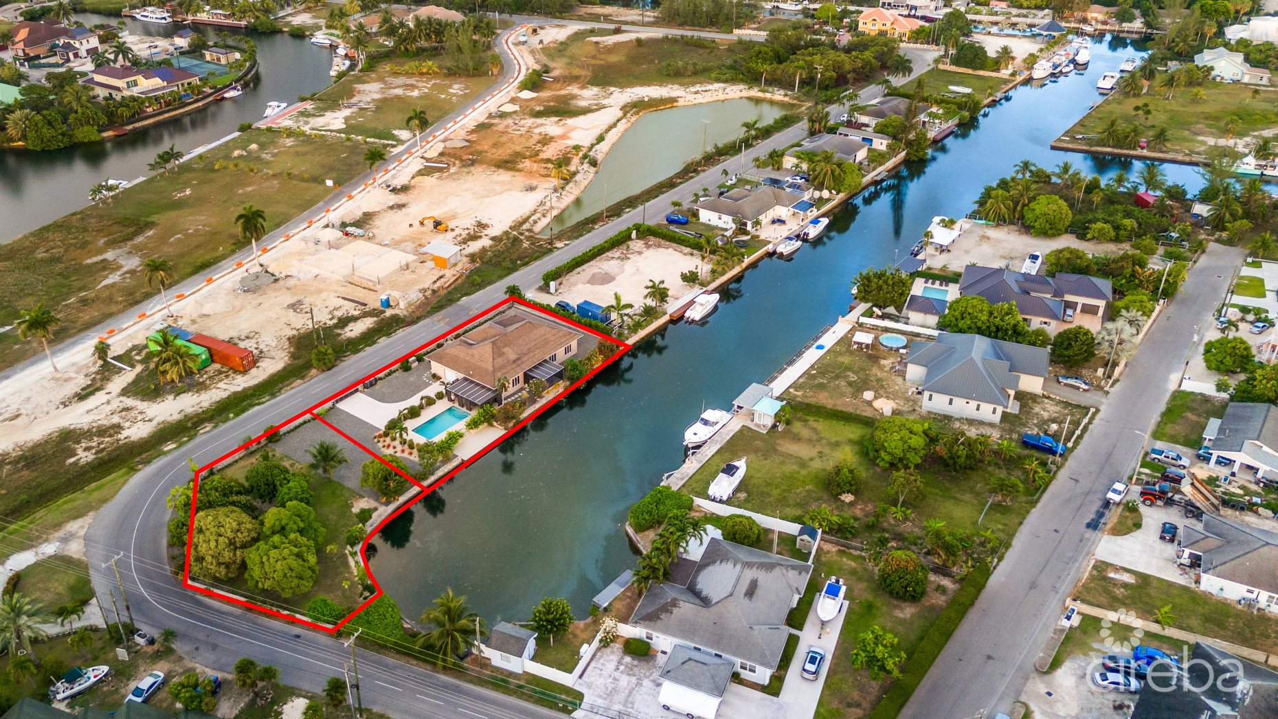 IMMACULATE 3BR FAMILY HOME W/ ADJACENT CANAL LOT