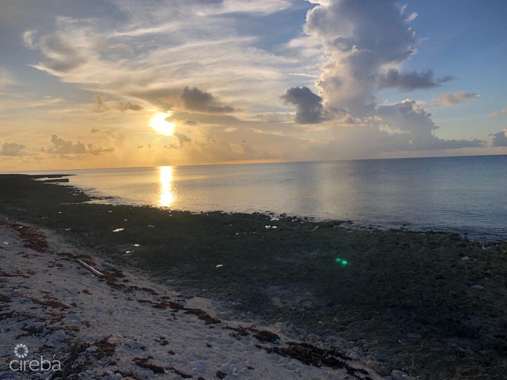 PRIMIER WATERFRONT LOT CAYMAN BRAC