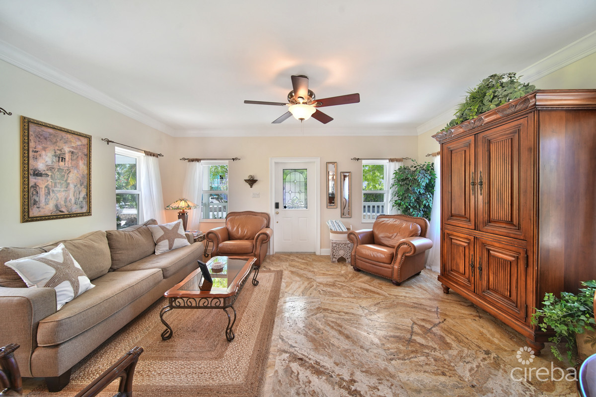 SEACLIFF YELLOW LOCATED IN COTTAGE