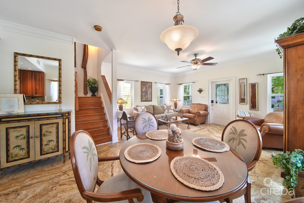 SEACLIFF YELLOW LOCATED IN COTTAGE