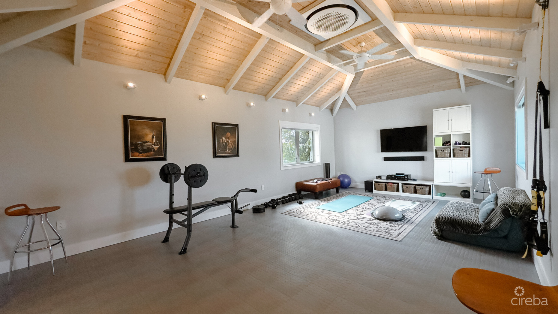 CASA BELLA – WATERFRONT RESIDENCE IN CRYSTAL HARBOUR